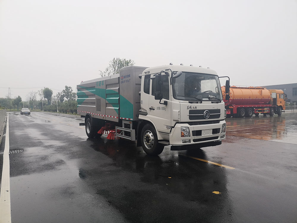 CL5180TSLBEV天锦纯电动扫路车